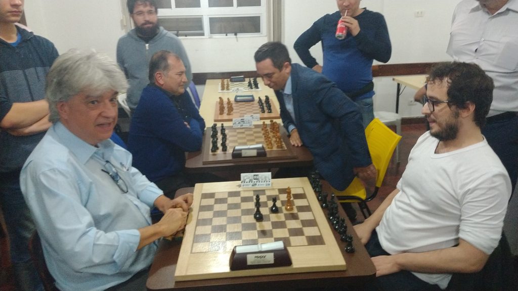 TORNEIO DE BLITZ FESTIVO NO CXC EM 03/07/2019 COM A PRESENÇA DOS