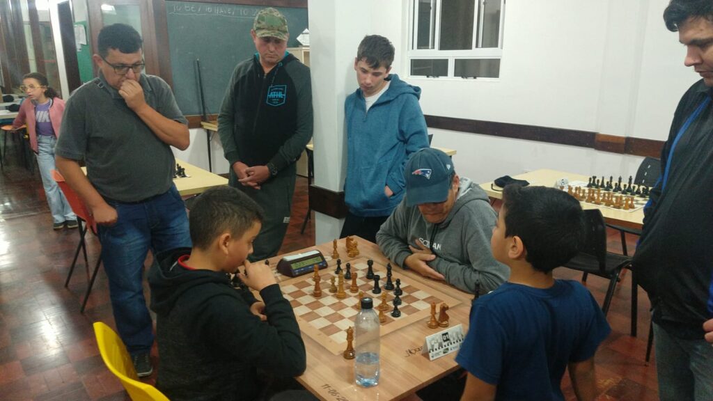 Maycon Whemderson e Heitor Carneiro Fraga ganham TORNEIO DE XADREZ RÁPIDO  CXC 12-11-2022 que homenageou o Novo Campeão Brasileiro Escolar Heitor  Carneiro Fraga – Clube de Xadrez