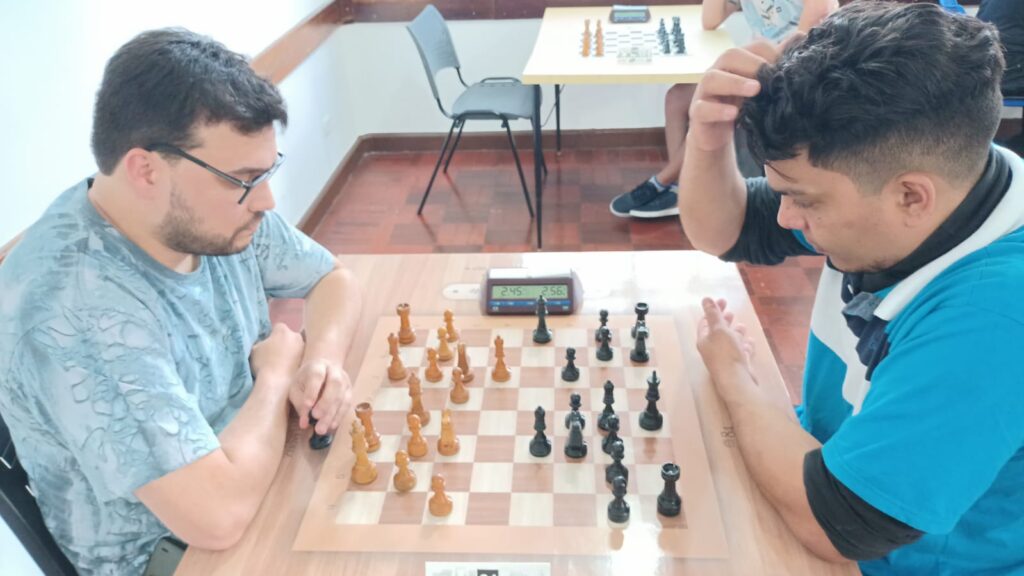 GABRIEL REDON ROSA CAMPEÃO DO IRT- Torneio de Xadrez 330 anos da cidade de  Curitiba que ocorreu de 31/03 a 02/04/2023 – 5 rodadas com 1 rodada sexta a  noite, 2 no