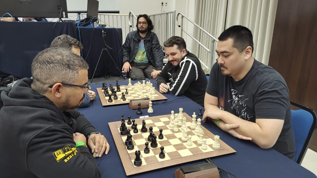 GM NEURIS DELGADO – CAMPEÃO TORNEIO BLITZ, GM ALEXANDR FIER CAMPEÃO TORNEIO  DE XADREZ RÁPIDO E GM AXEL BACHMAN CAMPEÃO DO TORNEIO DE XADREZ CLÁSSICO  VII ABERTO DO BRASIL SESC CAIOBÁ –