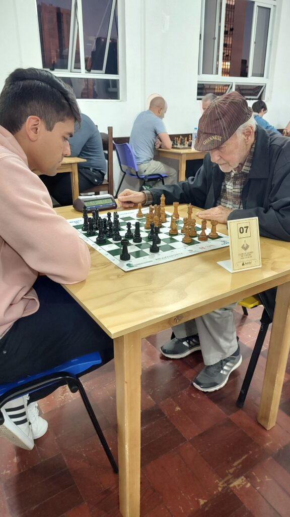 SÓCIO DO CLUBE DE XADREZ DE CURITIBA JOSEF KASSMAYER COMPLETA 90 ANOS EM  PLENA ATIVIDADE COMPARTILHANDO ALEGRIA E AMIZADE – Clube de Xadrez