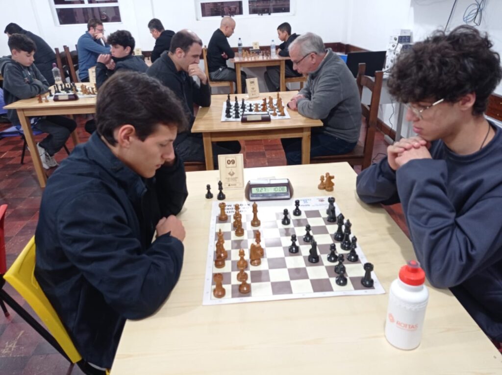 Maycon Whemderson e Heitor Carneiro Fraga ganham TORNEIO DE XADREZ RÁPIDO  CXC 12-11-2022 que homenageou o Novo Campeão Brasileiro Escolar Heitor  Carneiro Fraga – Clube de Xadrez