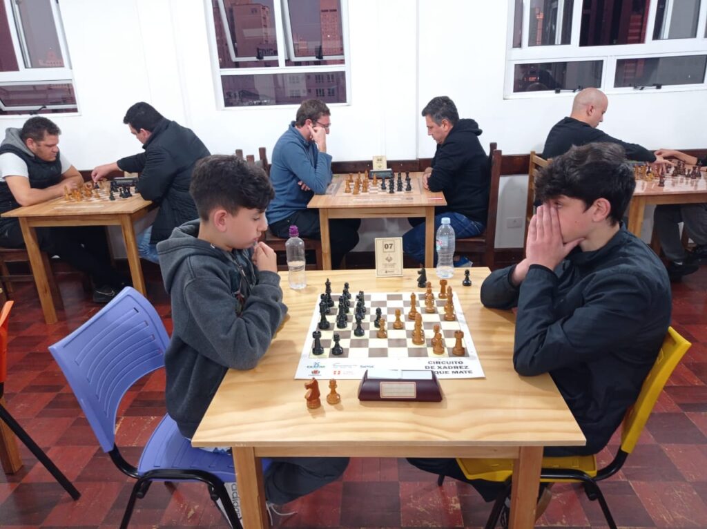 Portal Caparaó - Torneio de Xadrez em Manhumirim destaca jogadores