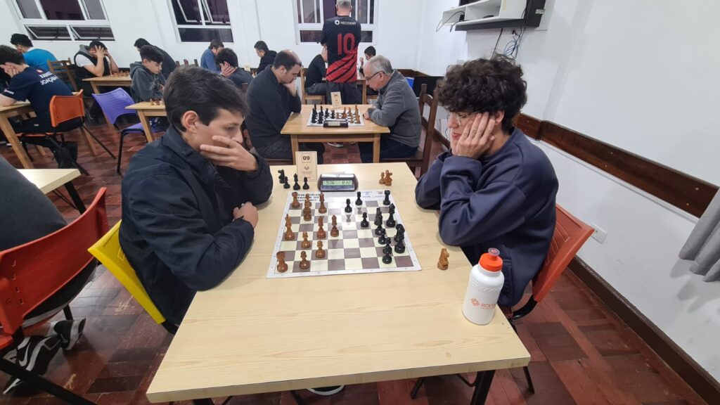 Maycon Whemderson e Heitor Carneiro Fraga ganham TORNEIO DE XADREZ RÁPIDO  CXC 12-11-2022 que homenageou o Novo Campeão Brasileiro Escolar Heitor  Carneiro Fraga – Clube de Xadrez