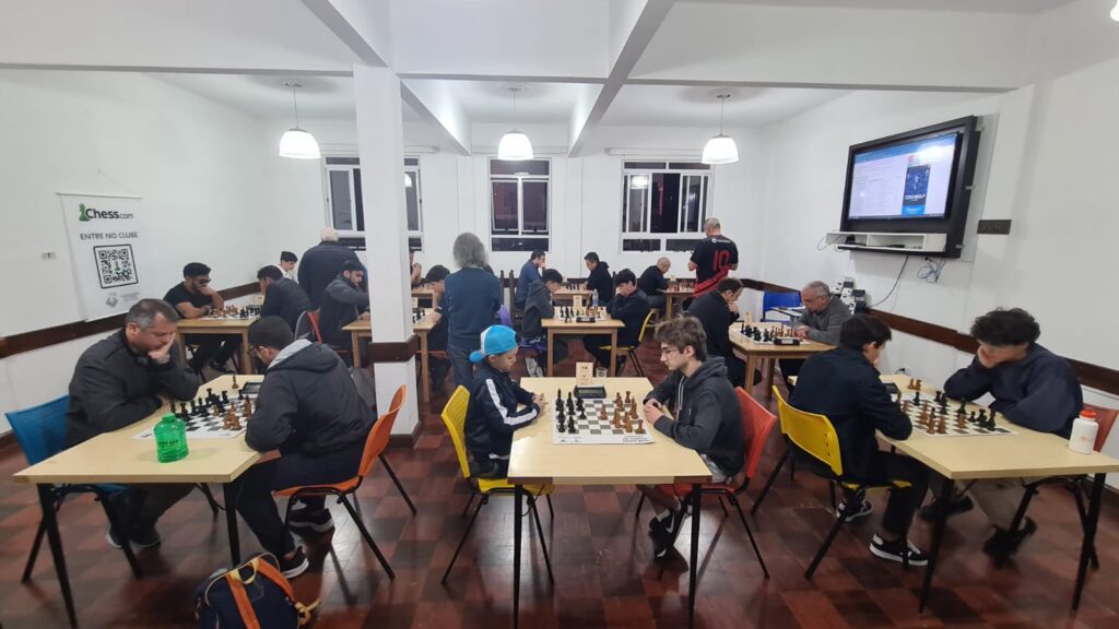 Maycon Whemderson e Heitor Carneiro Fraga ganham TORNEIO DE XADREZ RÁPIDO  CXC 12-11-2022 que homenageou o Novo Campeão Brasileiro Escolar Heitor  Carneiro Fraga – Clube de Xadrez