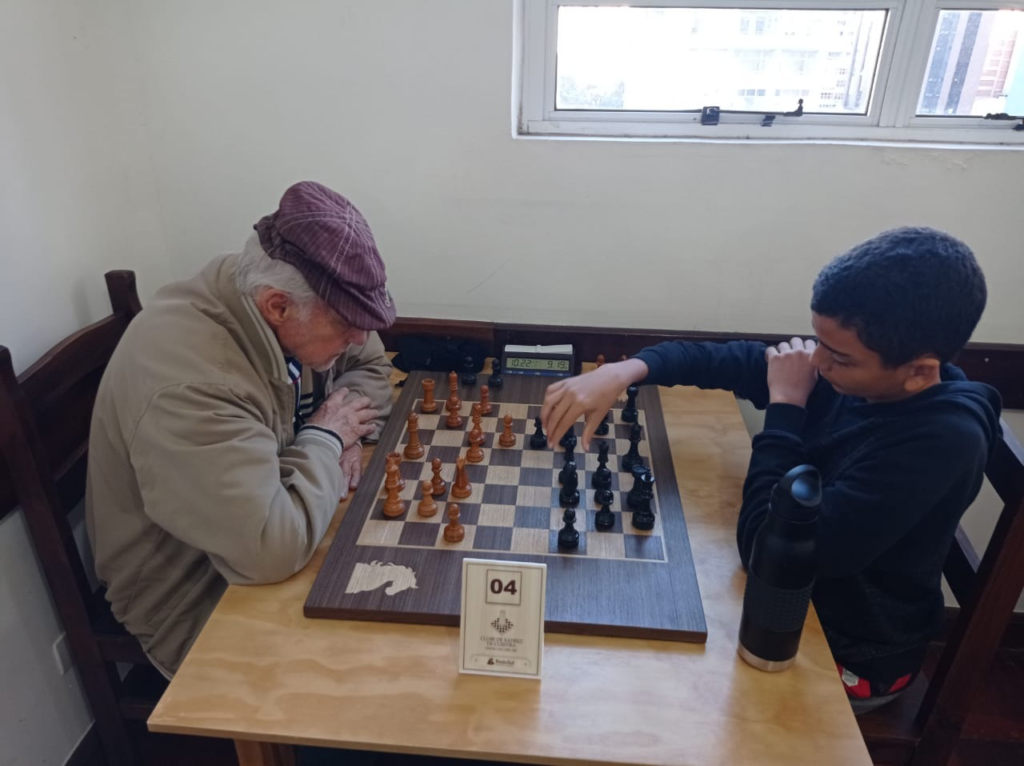 SÓCIO DO CLUBE DE XADREZ DE CURITIBA JOSEF KASSMAYER COMPLETA 90 ANOS EM  PLENA ATIVIDADE COMPARTILHANDO ALEGRIA E AMIZADE – Clube de Xadrez